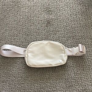 Crossbody cream fanny pack